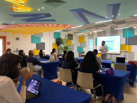 Capacitación docente en el 2023 del Proyecto Relación entre factores socioeconómicos, psicolingüísticos y
pedagógicos y el rendimiento lector de niñas y niños de nivel primario en Panamá